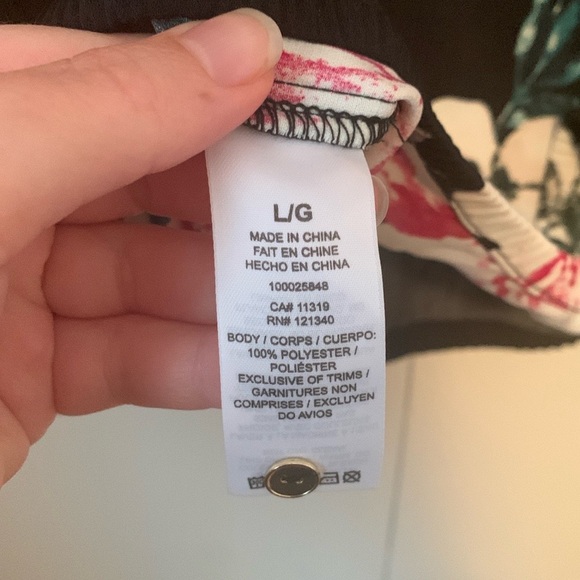 Like New Dynamite Off The Shoulder Black Floral 3/4 Sleeve Top Size Large - Picture 7 of 7